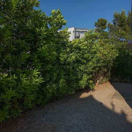 17772b Starigrad Paklenica